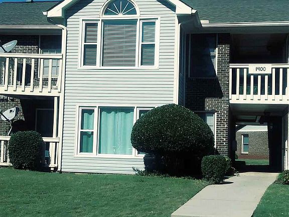2nd image of 1402 Liberty Dr #1402