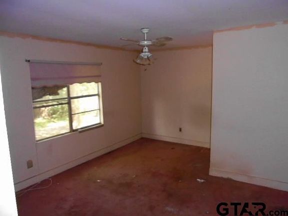 4th image of 104 Morgan St