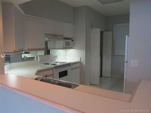 3rd image of 3215 NE 184th St APT 14312