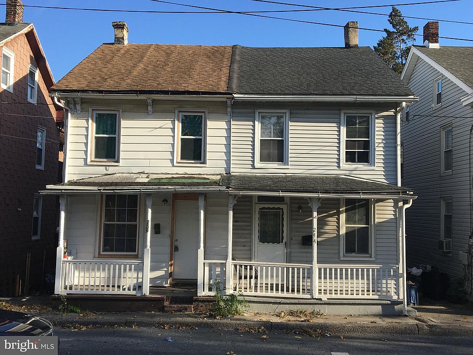 2nd image of 256 Ridge St
