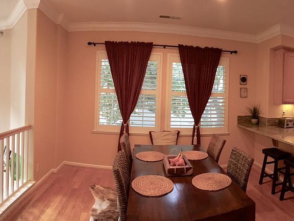 4th image of 852 Foxworthy Ave