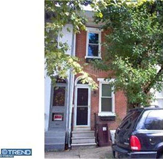 1st image of 857 Bennett St