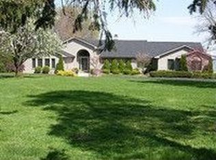 26485 E River Rd, Grosse Ile, MI 48138