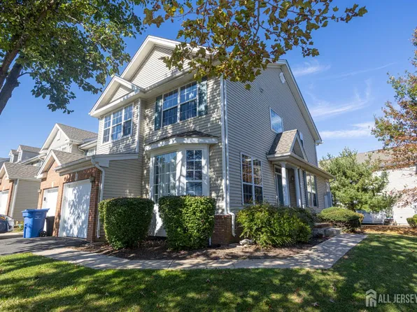 39 Puchala Dr, Parlin, NJ 08859