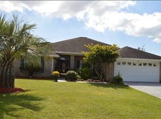 7077 Brighton Oaks Blvd, Navarre, FL 32566