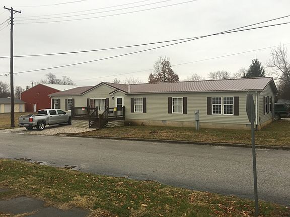 3rd image of 123 W Dale St