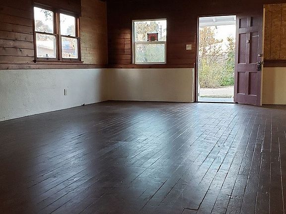 5th image of 3872 E Main St