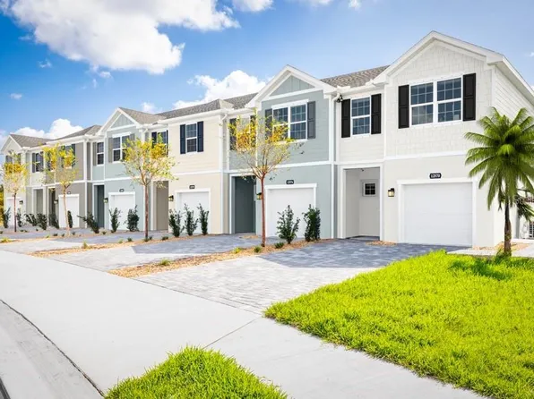 1271 Pineywood Field Dr, Davenport, FL 33837