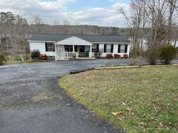 432 Fox Den Dr, Bracey, VA 23919