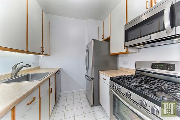 Rented by Halstead Real Estate | media 15