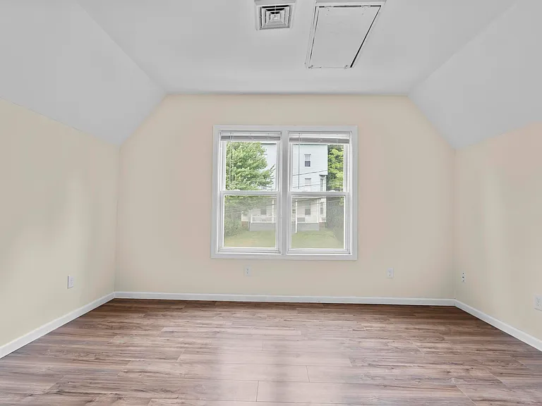 287 Crown St #2 — Photo 14