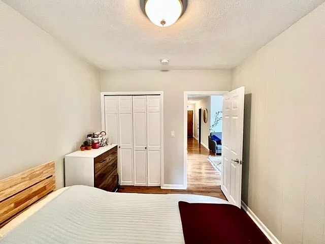 2 bed, 999 sqft, $3,500 — Photo 3