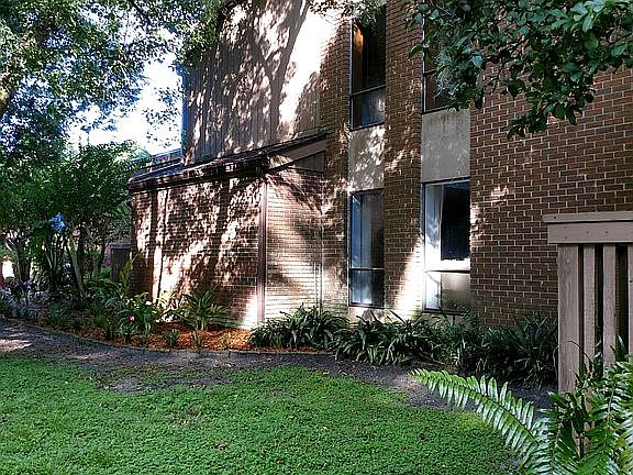 2 Story spacious end unit