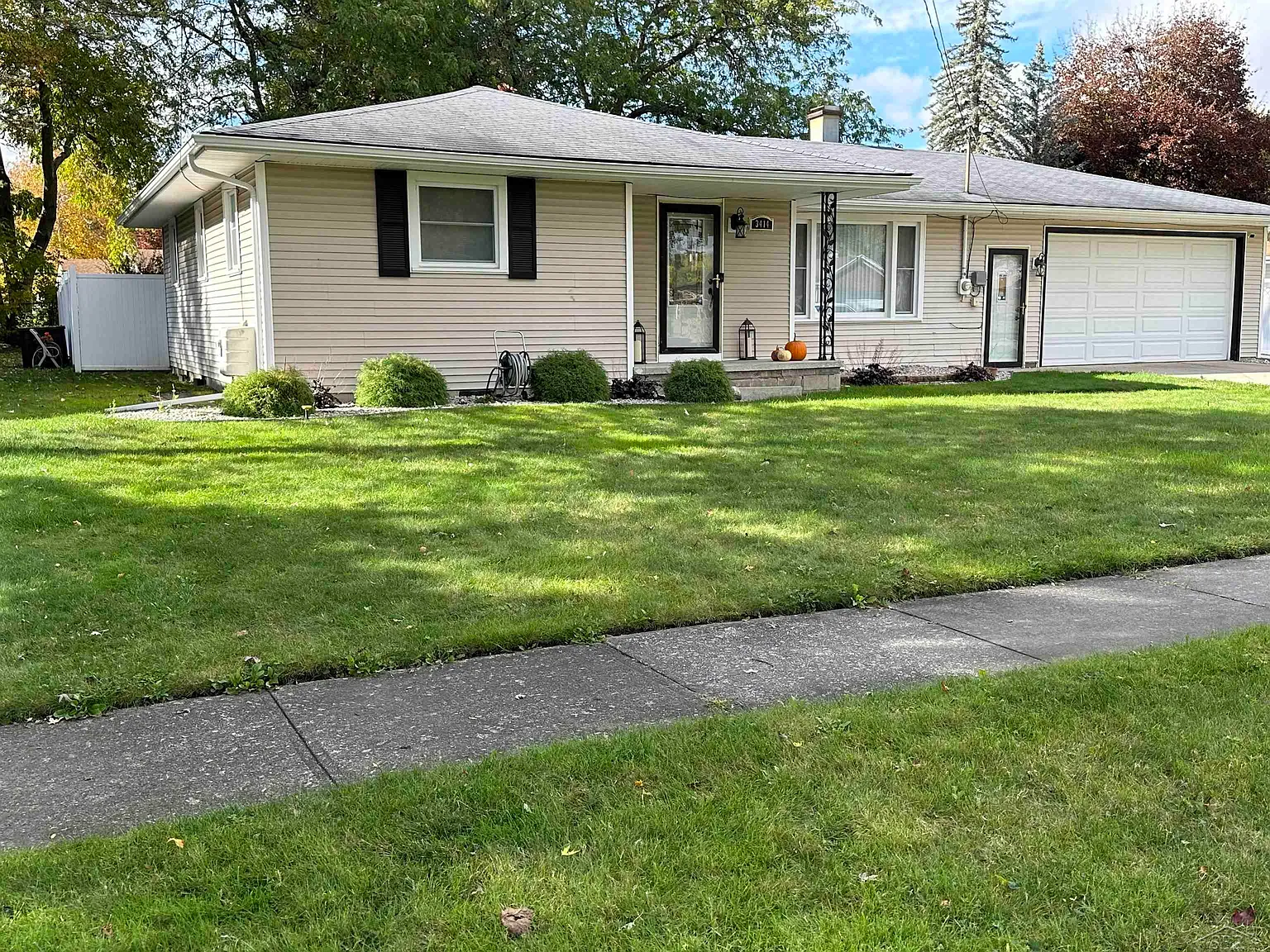 3414 Linger Ln photo 1