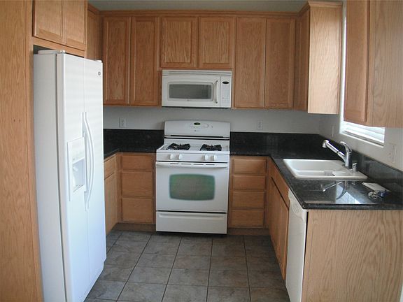 2nd image of 19 Ashley Oaks Ct