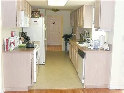 2nd image of 12210 SE 65th St