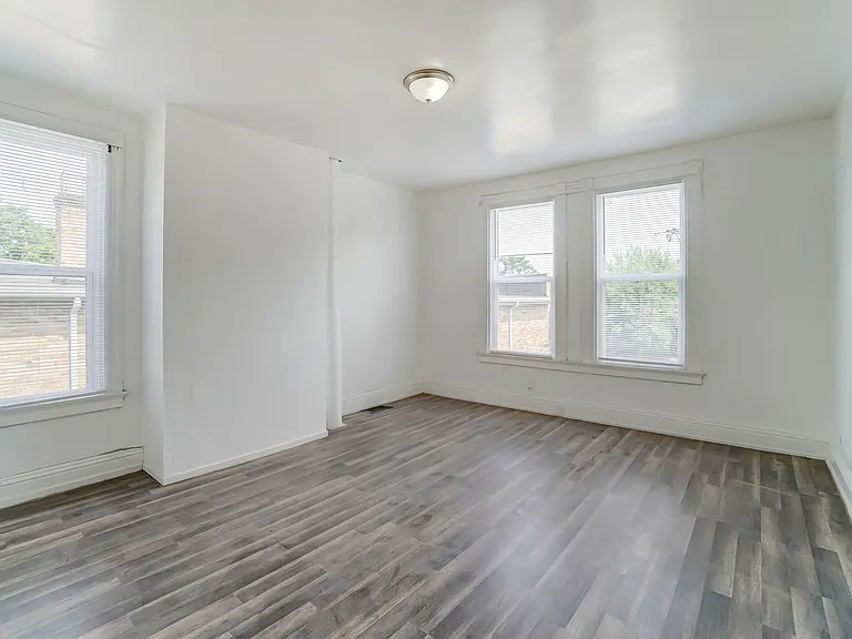 1768 Williams Ave — Photo 43