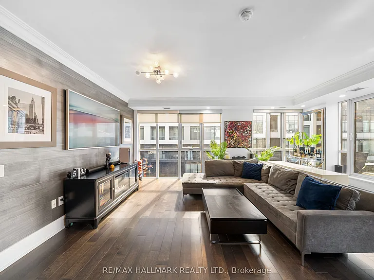 560 Front St W #1105 — Photo 10