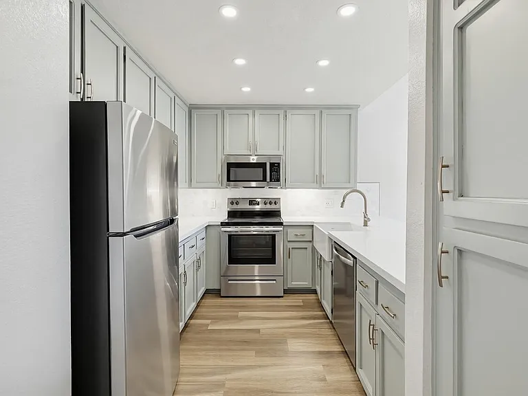 270 Dahlia Ave #9-1 — Photo 1