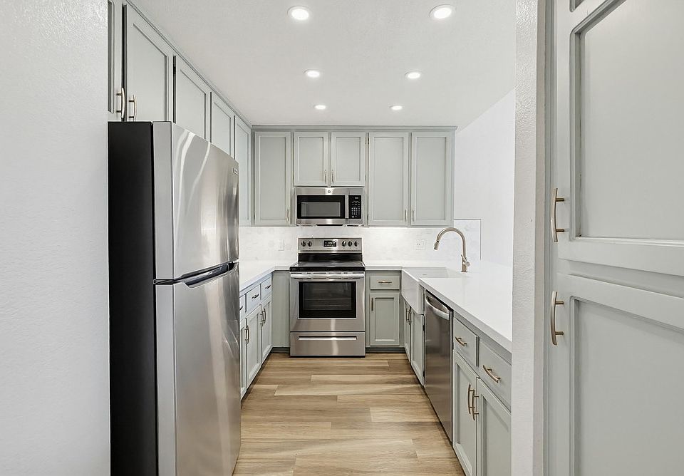 1st image of 270 Dahlia Ave #9-1