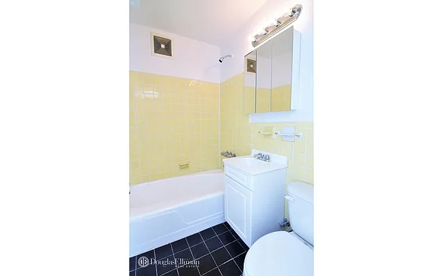 Rented by Douglas Elliman | media 23