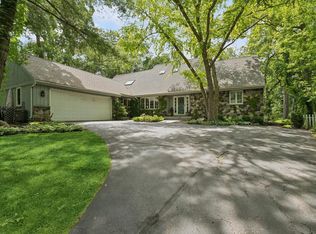 982 Tarrant Dr, Fontana, WI 53125