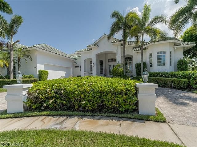 1st image of 833 Arcadia Ct