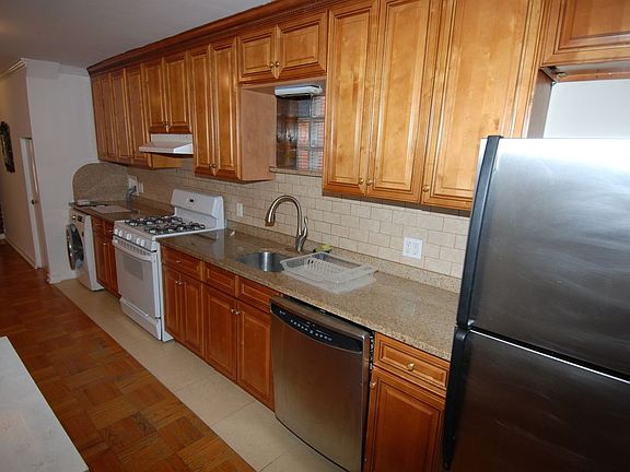 2nd image of 20-20 Hazen St #1