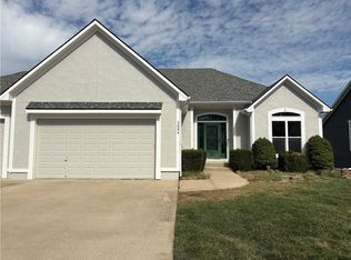 3004 SW Silverspur Ln, Lees Summit, MO 64081