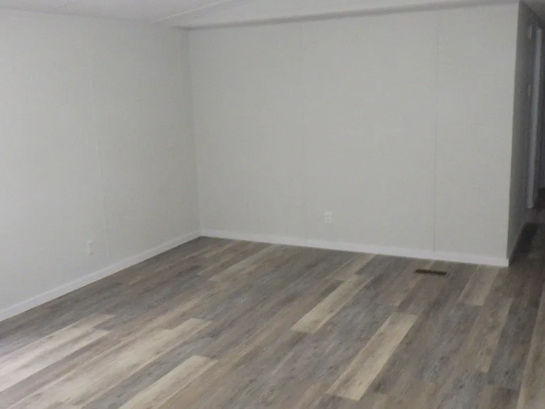 407 Martin Ct — Photo 6