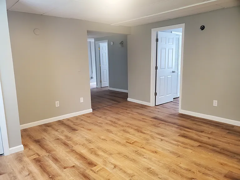 401 Patchen Rd — Photo 9