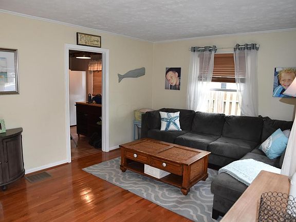 4th image of 5610 Indianola Ave