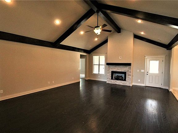 3rd image of 1021 Owen Ln