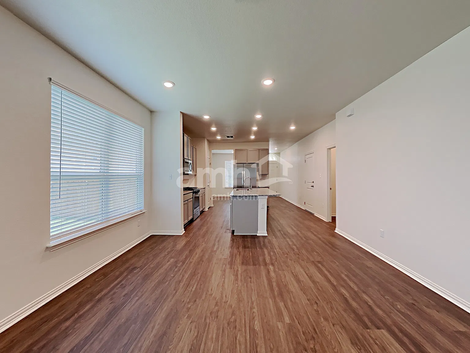 3 bed, 2.0 bath, 1446 sqft, $1,805 — Photo 4