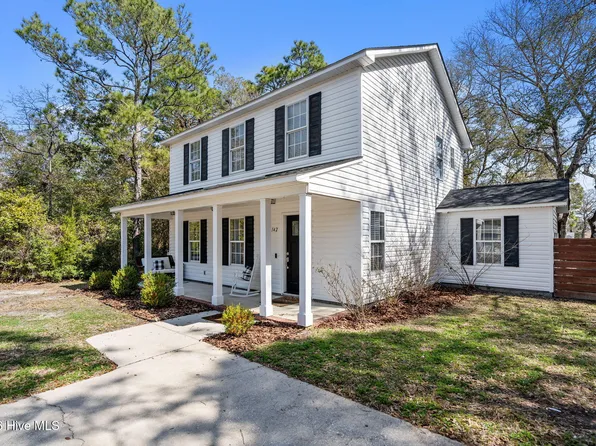 142 NE 14th Street, Oak Island, NC 28465