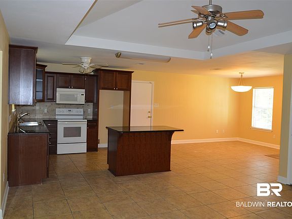 3rd image of 25125 E Olive St