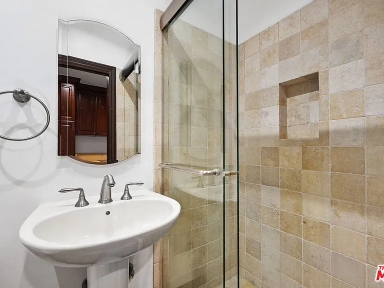 2108 San Ysidro Dr — Photo 34