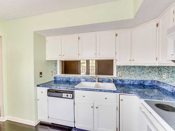 4th image of 1462 Ashbourne Dr