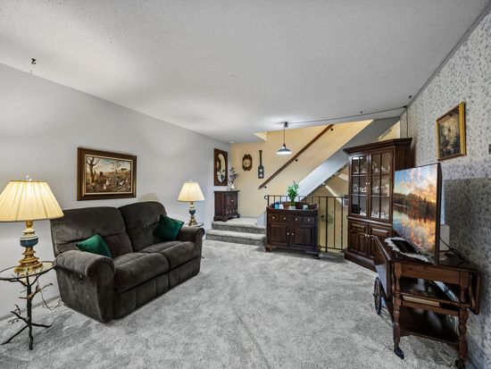 2728 Shenandoah Ln N, Plymouth, MN 55447