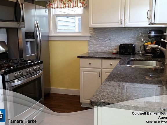 1146 E 4th St Kitchen