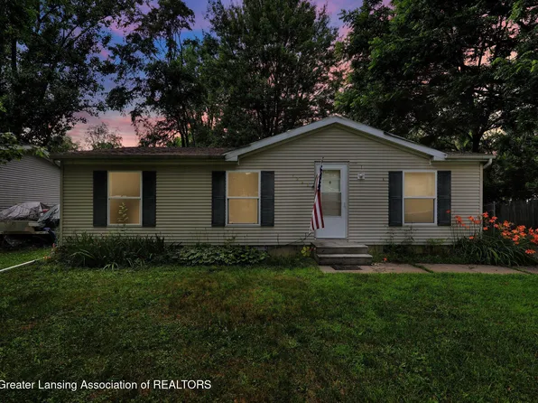 5222 Lark Cir, Lansing, MI 48911