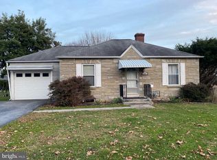 2261 Manor Ridge Dr, Lancaster, PA 17603