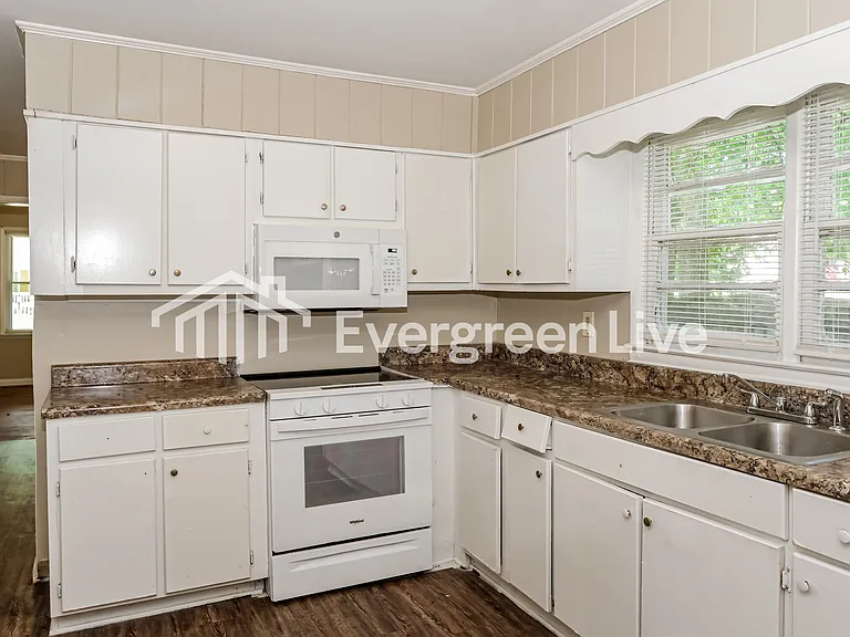216 8th Ave SW — Photo 9