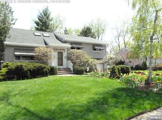 545 Nagle St, Ridgewood, NJ 07450