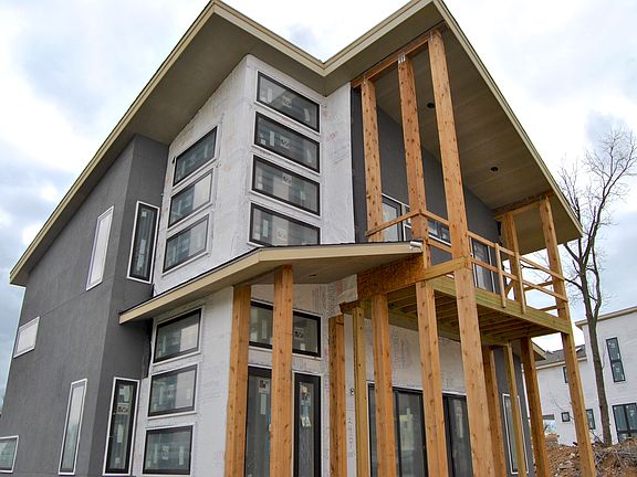 2nd image of 2427 Forest Ave