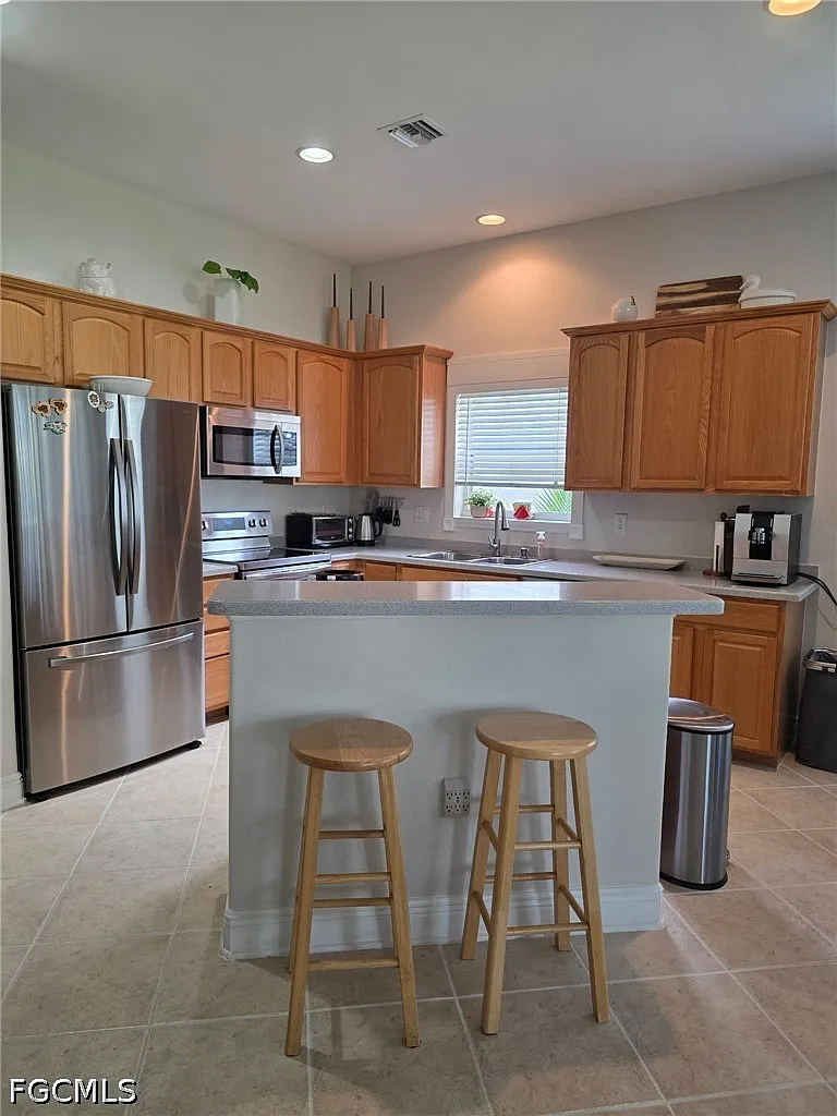 3 bed, 2.0 bath, 1746 sqft, $3,000 — Photo 2