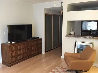 Rented by R New York