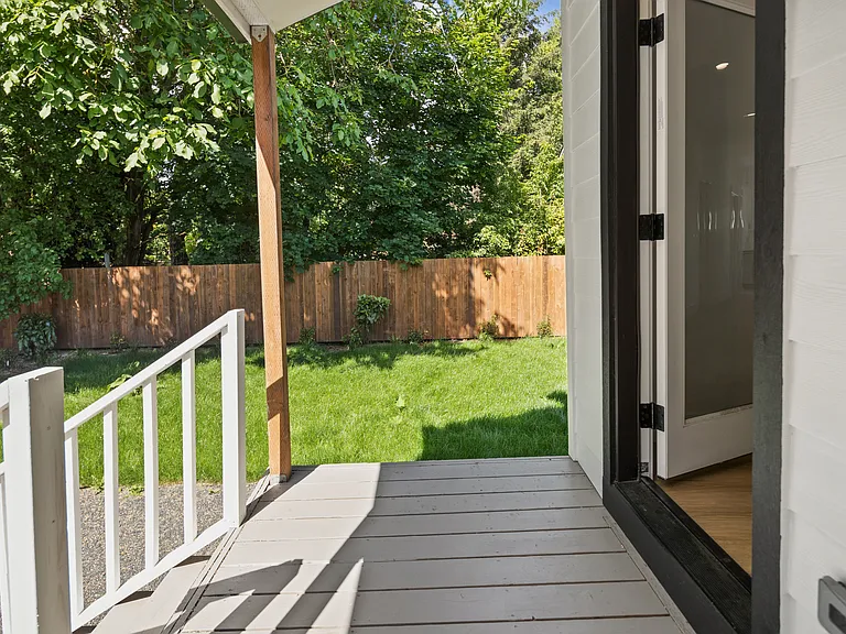 236 NE Sacramento St — Photo 18