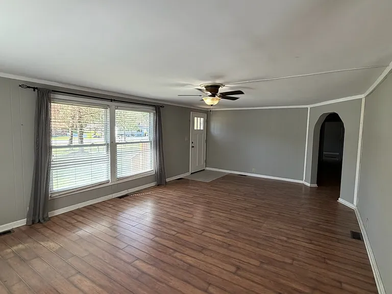 333 Reynolds Rd #333A — Photo 2