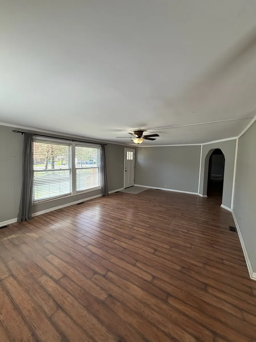 Building Photo - 333 Reynolds Rd #333A